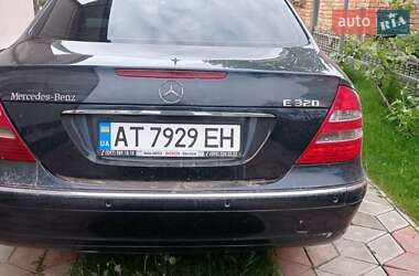 Седан Mercedes-Benz E-Class 2003 в Городенці