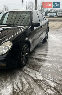 Седан Mercedes-Benz E-Class 2003 в Хусте