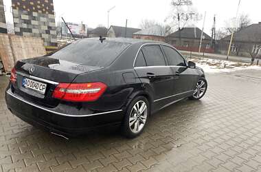 Седан Mercedes-Benz E-Class 2012 в Іршаві