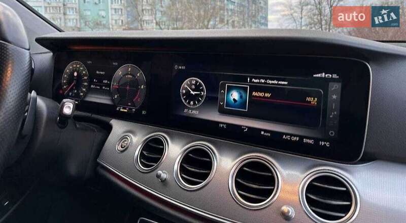 Седан Mercedes-Benz E-Class 2016 в Львові