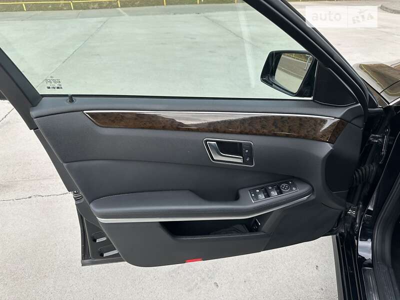 Седан Mercedes-Benz E-Class 2012 в Одесі