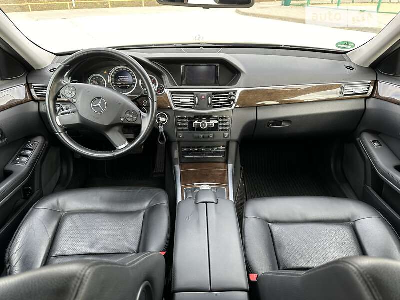 Седан Mercedes-Benz E-Class 2012 в Одесі