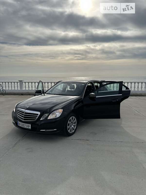 Седан Mercedes-Benz E-Class 2012 в Одесі