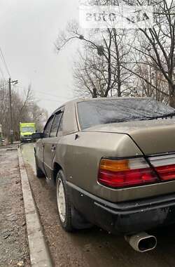 Седан Mercedes-Benz E-Class 1985 в Рівному