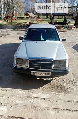 Седан Mercedes-Benz E-Class 1988 в Херсоні