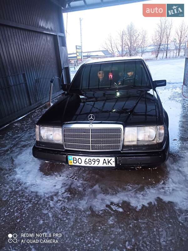 Седан Mercedes-Benz E-Class 1991 в Бучаче