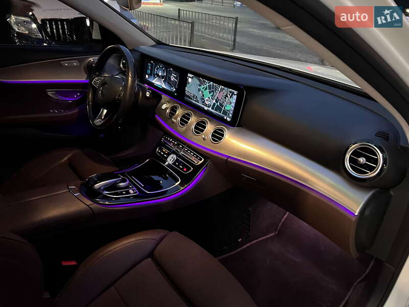Седан Mercedes-Benz E-Class 2016 в Львове фото 41 Седан Mercedes-Benz E-Class 2016 в Львове