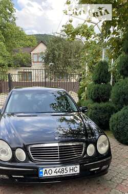 Седан Mercedes-Benz E-Class 2006 в Тячеве