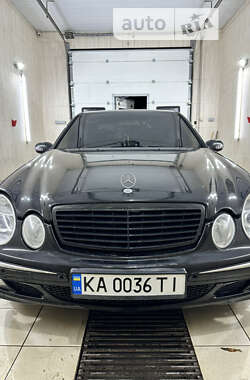 Седан Mercedes-Benz E-Class 2004 в Тростянце