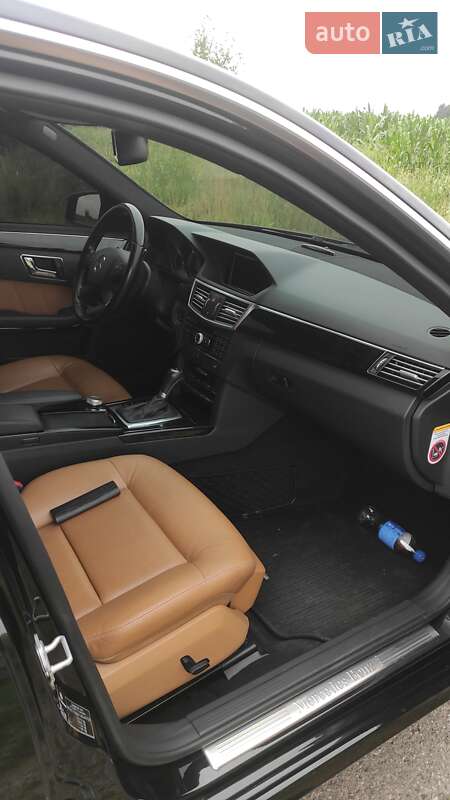 Седан Mercedes-Benz E-Class 2010 в Лубнах