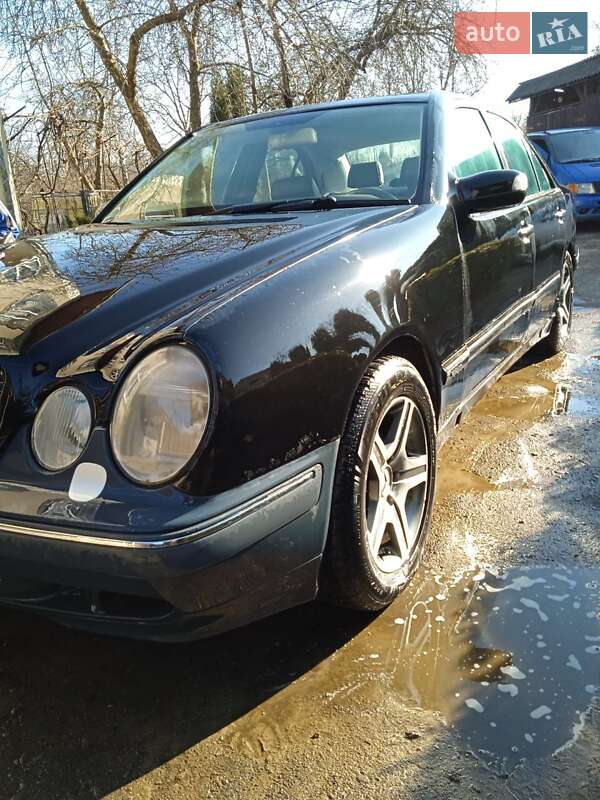 Седан Mercedes-Benz E-Class 2000 в Вижниці