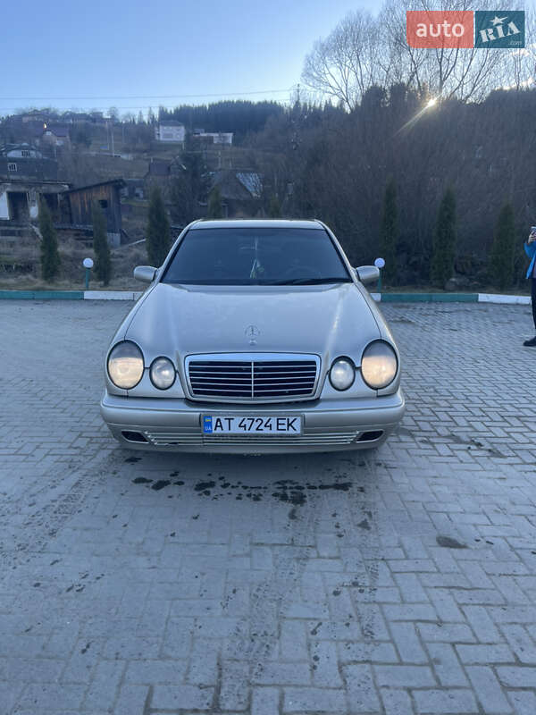 Mercedes-Benz E-Class 1995