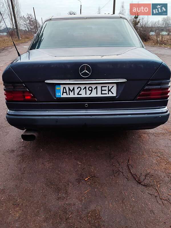 Седан Mercedes-Benz E-Class 1994 в Житомире