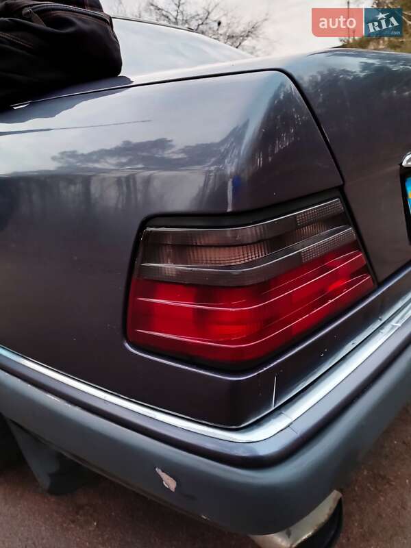Седан Mercedes-Benz E-Class 1994 в Житомире