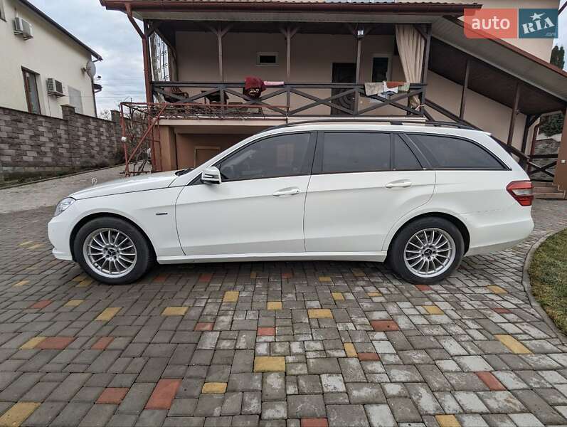 Універсал Mercedes-Benz E-Class 2011 в Рівному