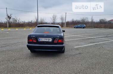 Седан Mercedes-Benz E-Class 2001 в 