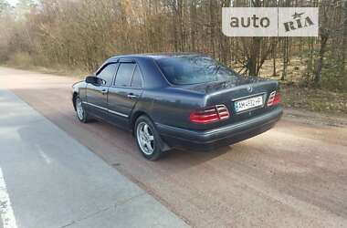 Седан Mercedes-Benz E-Class 2000 в Житомирі