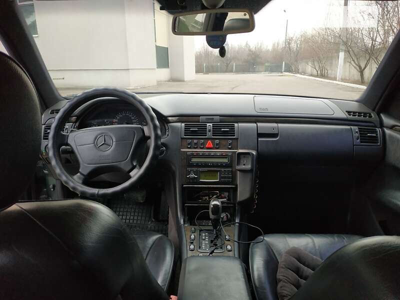 Седан Mercedes-Benz E-Class 1997 в Харькове