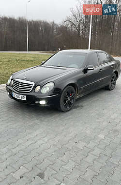 Седан Mercedes-Benz E-Class 2003 в Черновцах