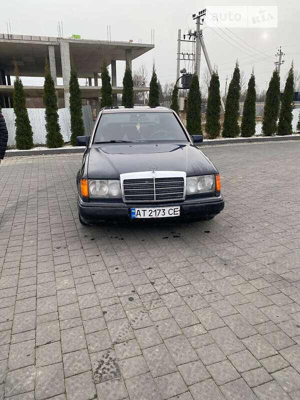 Седан Mercedes-Benz E-Class 1989 в Надворной