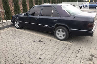 Седан Mercedes-Benz E-Class 1989 в Надвірній