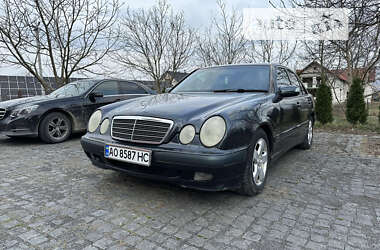 Седан Mercedes-Benz E-Class 2000 в Тячеве