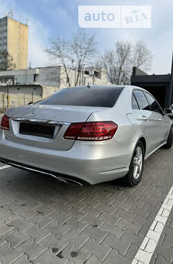 Седан Mercedes-Benz E-Class 2013 в Чернівцях