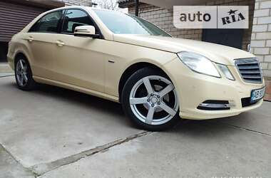 Седан Mercedes-Benz E-Class 2012 в Бершади