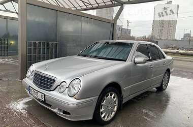 Седан Mercedes-Benz E-Class 2001 в Днепре