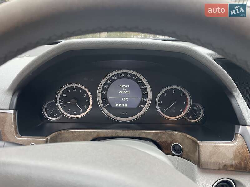 Седан Mercedes-Benz E-Class 2011 в Луцьку