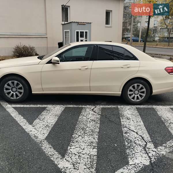 Седан Mercedes-Benz E-Class 2014 в Львове