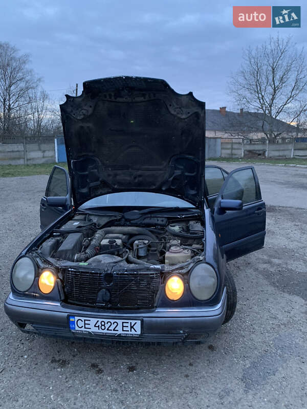 Седан Mercedes-Benz E-Class 1997 в Новоселице