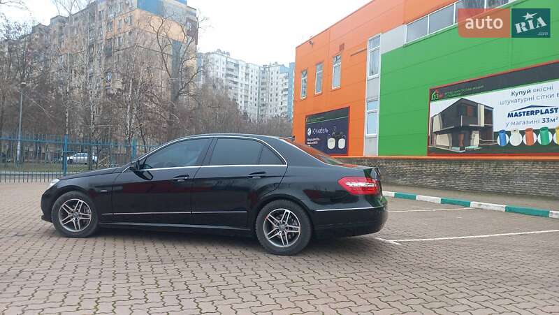 Седан Mercedes-Benz E-Class 2010 в Кривому Розі
