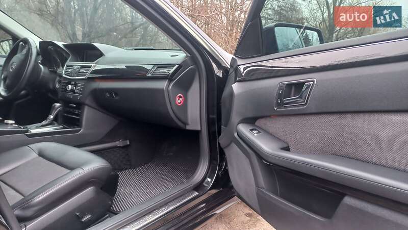 Седан Mercedes-Benz E-Class 2010 в Кривому Розі