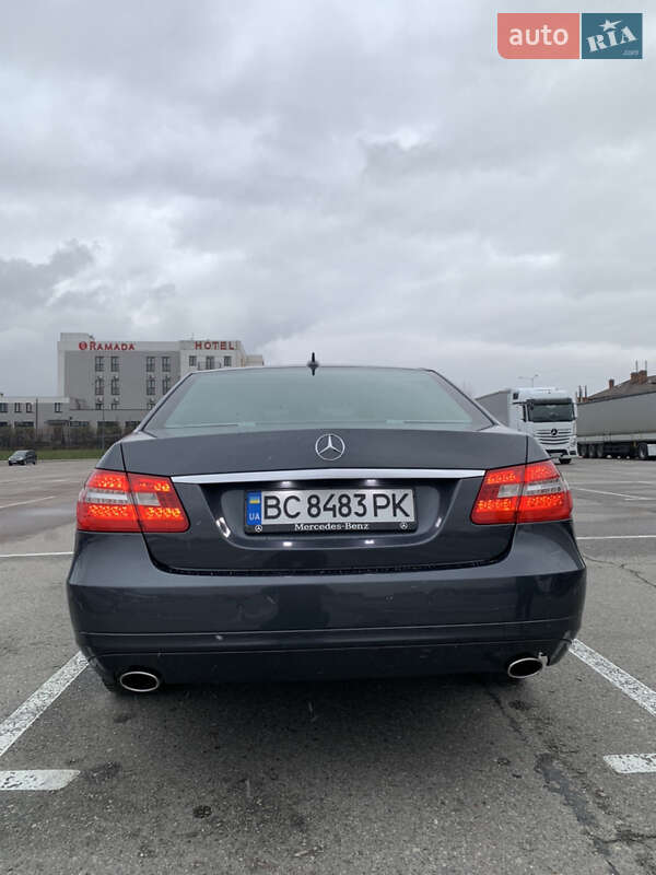 Седан Mercedes-Benz E-Class 2010 в Львові