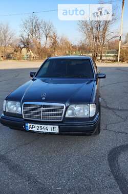 Седан Mercedes-Benz E-Class 1995 в Запорожье