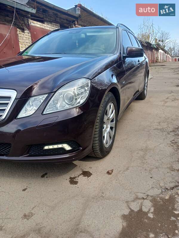 Універсал Mercedes-Benz E-Class 2010 в Львові