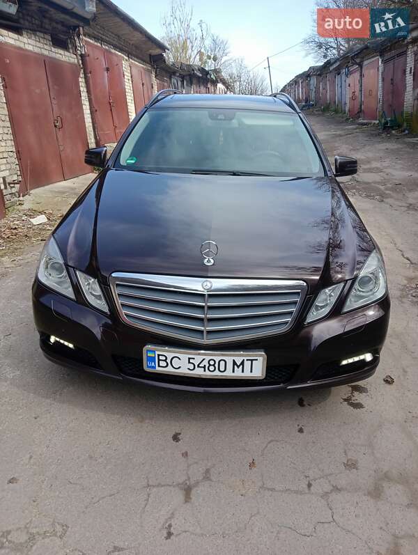 Універсал Mercedes-Benz E-Class 2010 в Львові