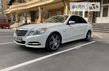 Седан Mercedes-Benz E-Class 2011 в Софиевской Борщаговке