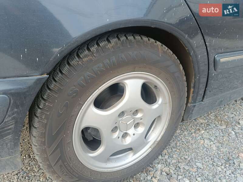 Седан Mercedes-Benz E-Class 2001 в Кривом Роге