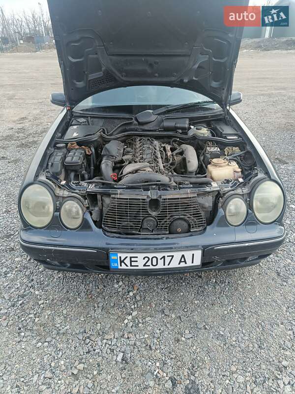 Седан Mercedes-Benz E-Class 2001 в Кривом Роге