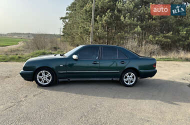 Седан Mercedes-Benz E-Class 1997 в Гайвороне