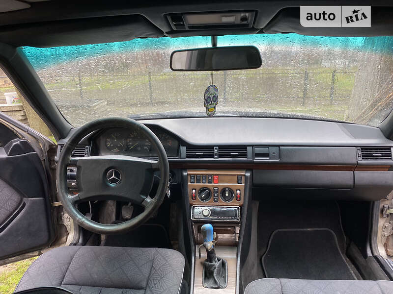 Универсал Mercedes-Benz E-Class 1988 в Львове
