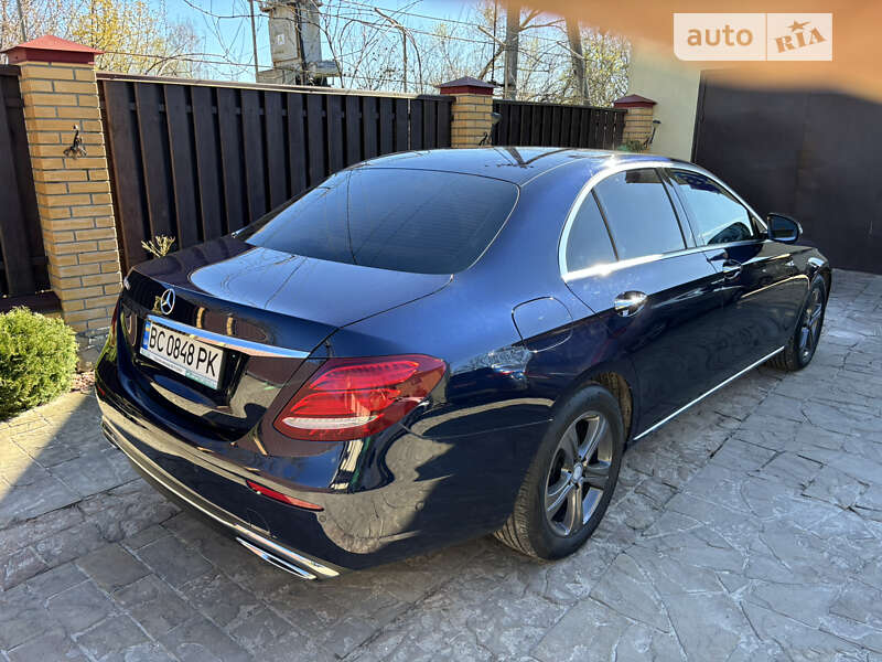 Седан Mercedes-Benz E-Class 2016 в Львове