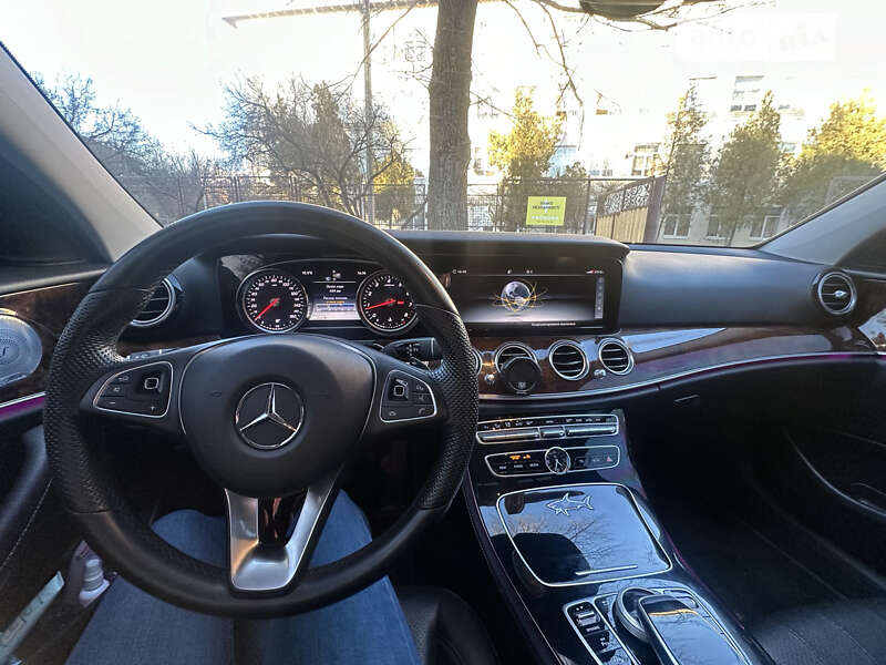 Седан Mercedes-Benz E-Class 2018 в Днепре