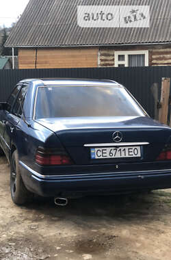 Седан Mercedes-Benz E-Class 1990 в Драгобраті