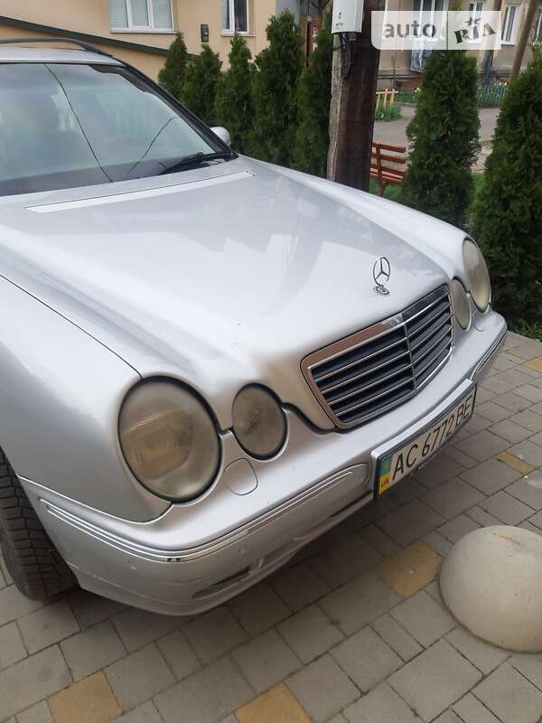 Седан Mercedes-Benz E-Class 2000 в Владимир-Волынском