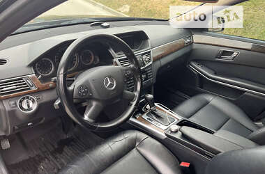 Седан Mercedes-Benz E-Class 2010 в Львове