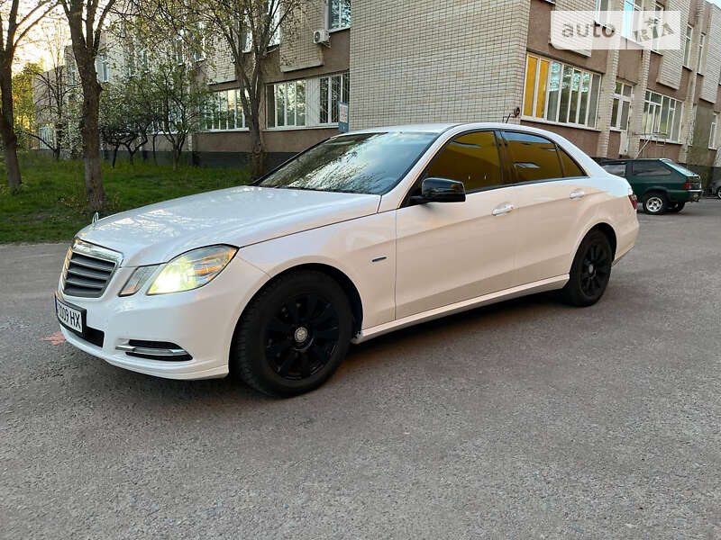 Седан Mercedes-Benz E-Class 2012 в Нетішині