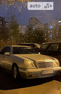Седан Mercedes-Benz E-Class 1997 в Смілі